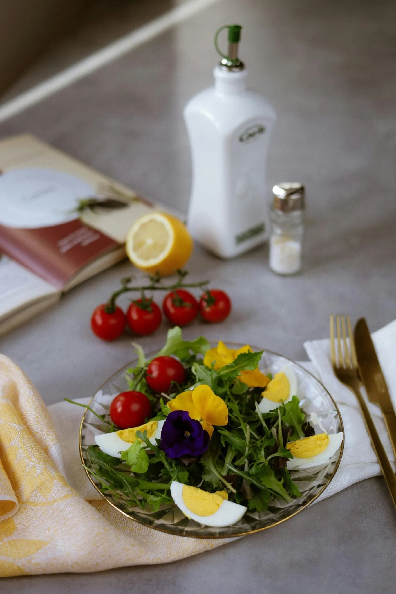Can You Lose Belly Fat By Eating Only Salads? Can You Lose Belly Fat By Eating Only Salads?