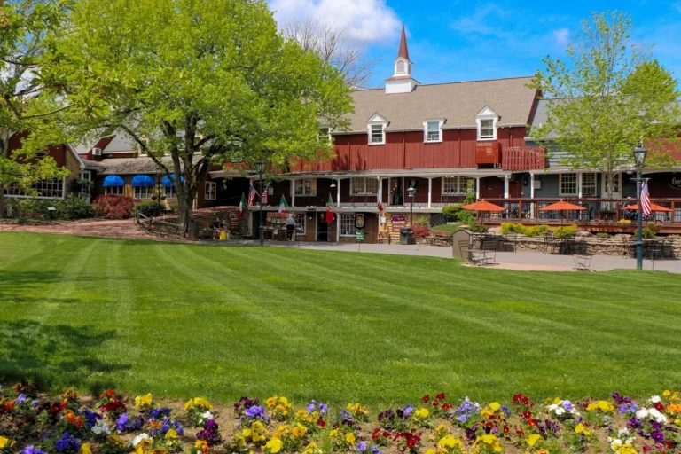 Praise The Strawberry Competition At Peddler’s Village